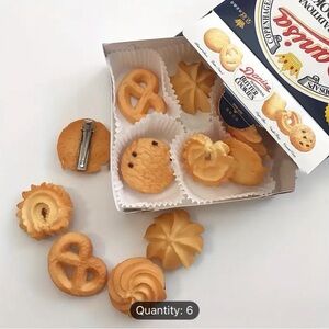 C is for COOKIE, cookie hair clip